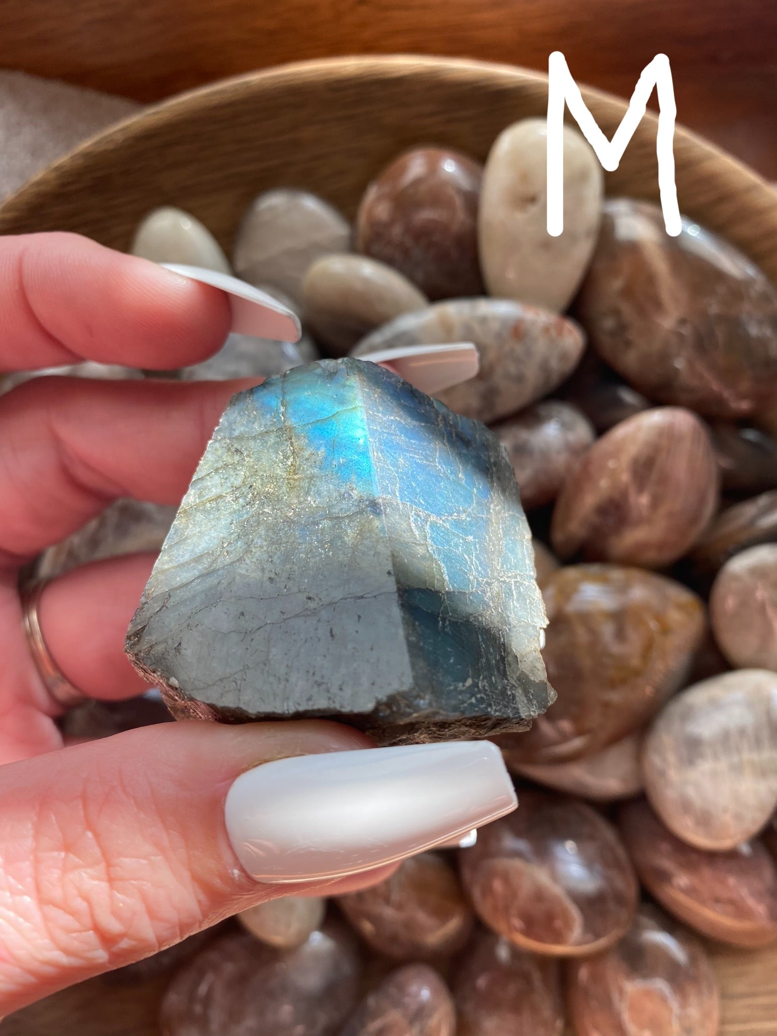 labradorite with blue flash