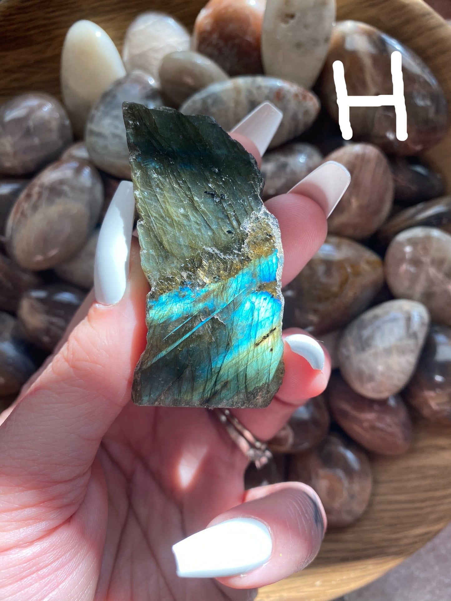 labradorite with bright blue flash